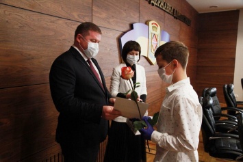 В облгосадминистрации наградили победителей всеукраинских ученических олимпиад