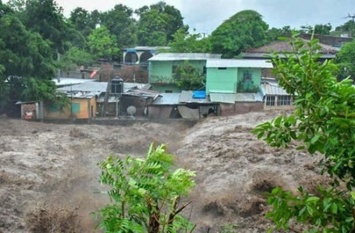 Не менее 15 человек стали жертвами тропического шторма "Аманда"