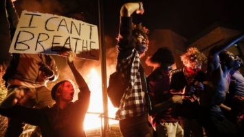 Америка в огне: как по США прокатилась волна массовых протестов