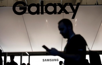 Пользователи флагманских смартфонов Samsung жалуются на проблемы со звонками: компания выпустила обновление