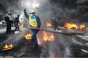 Нардепы просят КСУ отменить амнистию участников Майдана