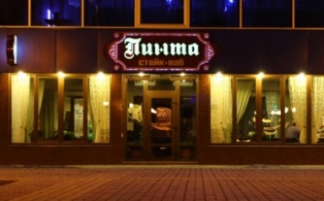 В Мелитополе в популярном кафе разбили витрину