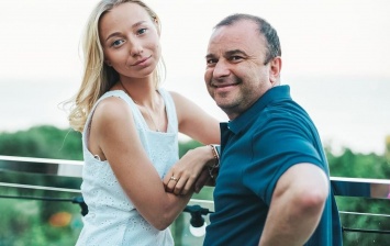 Мы люди достаточно пошлые: невеста 54-летнего Виктора Павлика сделала личные признания об их паре