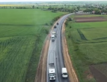 Как ремонтируется трасса от Запорожья до Мелитополя советник премьер-министра показал с высоты (видео)