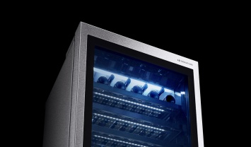 LG выпускает умный винный холодильник Signature Wine Cellar