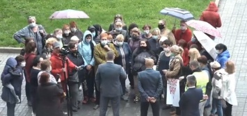 В Николаеве работники двух санаториев пикетировали Николаевскую ОГА из-за долгов по зарплате