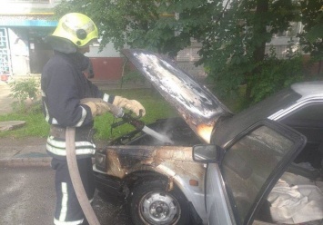 За вечер в Шевченковском районе горели два авто