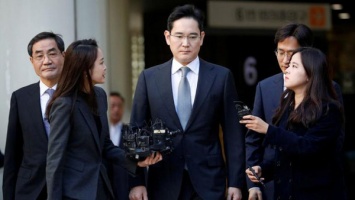 Прокуратура Южной Кореи запросила ордер на арест главы Samsung