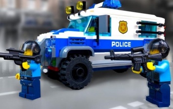 Lego приостановила рекламу игрушек с полицейскими