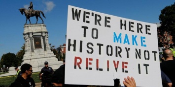 Губернатор Вирджинии объявил о демонтаже памятника генералу Конфедерации для "исцеления чернокожих"