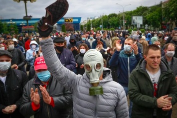 Давят с Запада и Востока. Кто раскачивает ситуацию в Беларуси накануне выборов и удеражится ли Лукашенко