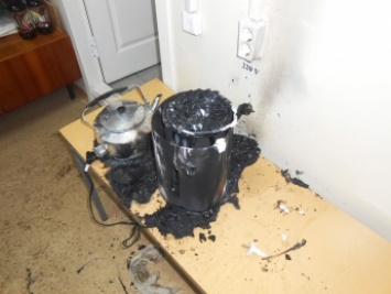 В Мелитополе из-за электрочайника едва не сгорела квартира