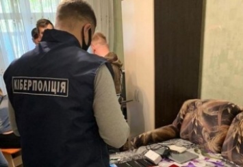 В Днепропетровской области мошенницы продавали несуществующую обувь и одежду через соцсети: обманули 200 человек