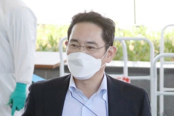 Руководителя Samsung хотят арестовать из-за подозрений в мошенничестве