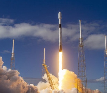 SpaceX отправила на орбиту невидимый спутник