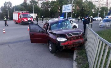 На Запорожском шоссе в Днепре столкнулись два Daewoo Lanos: пострадали четверо человек (ФОТО)