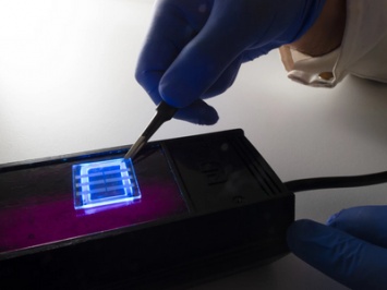 Инженеры научились делать OLED-дисплеи из человеческих волос