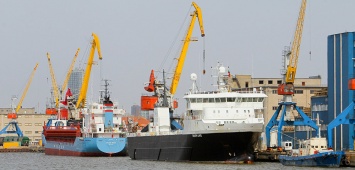 Первый танкер с американской нефтью для Беларуси прибыл в порт Литвы