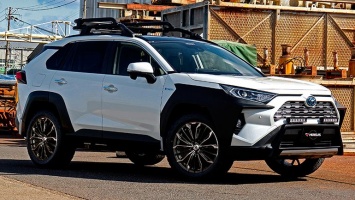 Versus показал хардкорную версию нового Toyota RAV4