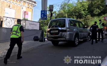 В Киеве у иностранного посла угнали автомобиль