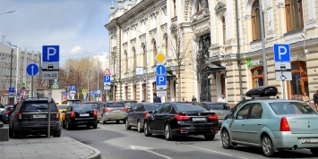 Парковки на всех улицах Москвы станут бесплатными на 2 дня