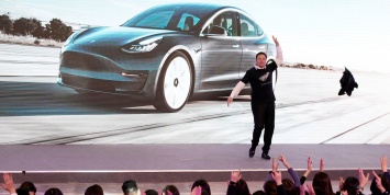 Маск признал сложности с производством Tesla Model Y