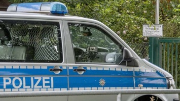 В Германии угнали фургон с 400 тыс. защитных масок
