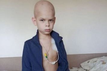 Юного украинца убивает рак, родители умоляют спасти их сына