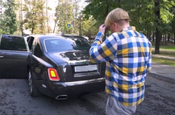 В украинском райцентре видели дорогущий Rolls-Royce Phantom