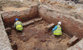 Археологи обнаружили развалины старейшего театра Британии
