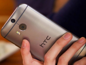 Новый смартфон HTC показали на реальной фотографии