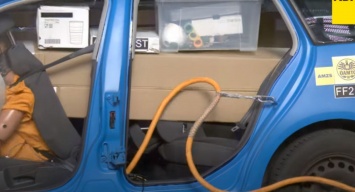 Новые краш-тесты показали, почему груз в багажнике нужно закреплять (ВИДЕО)