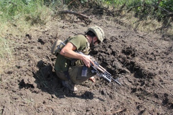 Оккупанты за сутки 16 раз стреляли по позициям украинских военных - трое бойцов ранены и травмированы