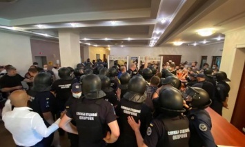 Суд над Стерненко: Избрание меры пресечения перенесли на 15 июня