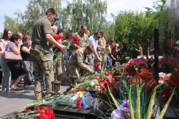 Небо их так полюбило, что забрало себе - в Мелитополе вспомнили погибший экипаж ИЛ 76 - ФОТО, ВИДЕО