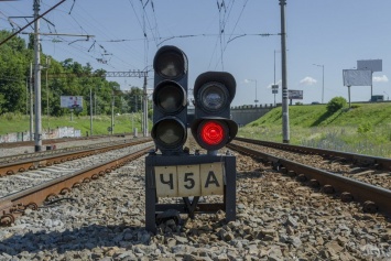 В Житомирской области женщина решила броситься под поезд с 5-летней дочкой (фото)