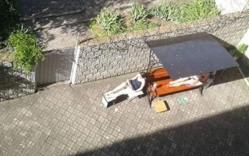 Загорает на солнце: как отбывает свое наказание виновница кровавого ДТП в Харькове Зайцева (фото)