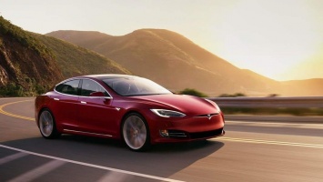 650 километров на одном заряде: Tesla Model S стала самым дальнобойным электрокаром в мире
