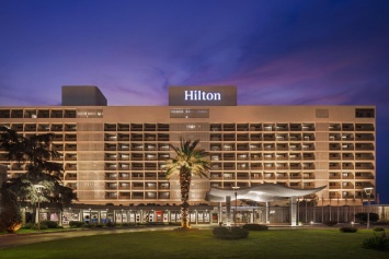 Hilton сократит 22% штата по всему миру