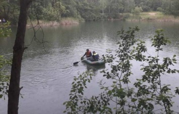 В озере под Киевом вторые сутки ищут утопленницу