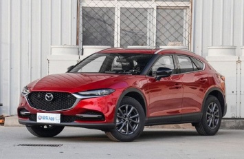 Купе-кроссовер Mazda CX-4 стал в два раза популярнее CX-5