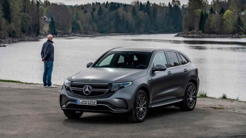 Кроссовер Mercedes-Benz EQC получил новую базовую версию