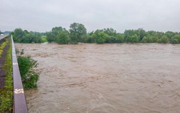 Западную Украину предупредили о наводнении