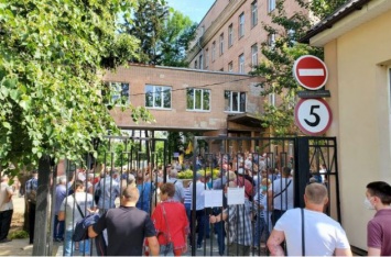 В Харькове задержали мужчину. Напавшего на «копа» во время акции протеста