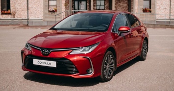 Руководство Toyota объявило о появлении «умных» авто в России