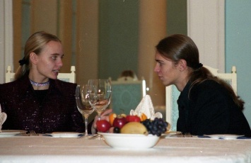 В сети нашли подростковые фотографии дочерей Путина