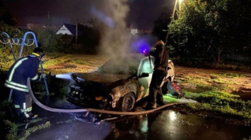 В Кривом Роге ночью сгорел автомобиль