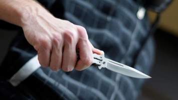 В центре Запорожья женщину ударили ножом