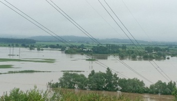 Река Лимница затопила три села на Прикарпатье