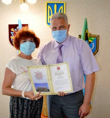 Госслужащие Приазовского района получили областные награды